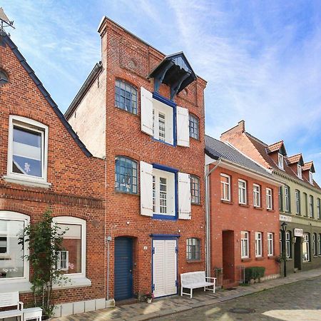Altes Kontorhaus Kajuete Lägenhet Husum  Exteriör bild
