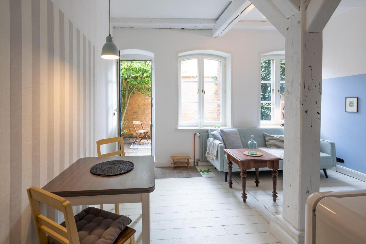Altes Kontorhaus Kajuete Lägenhet Husum  Exteriör bild