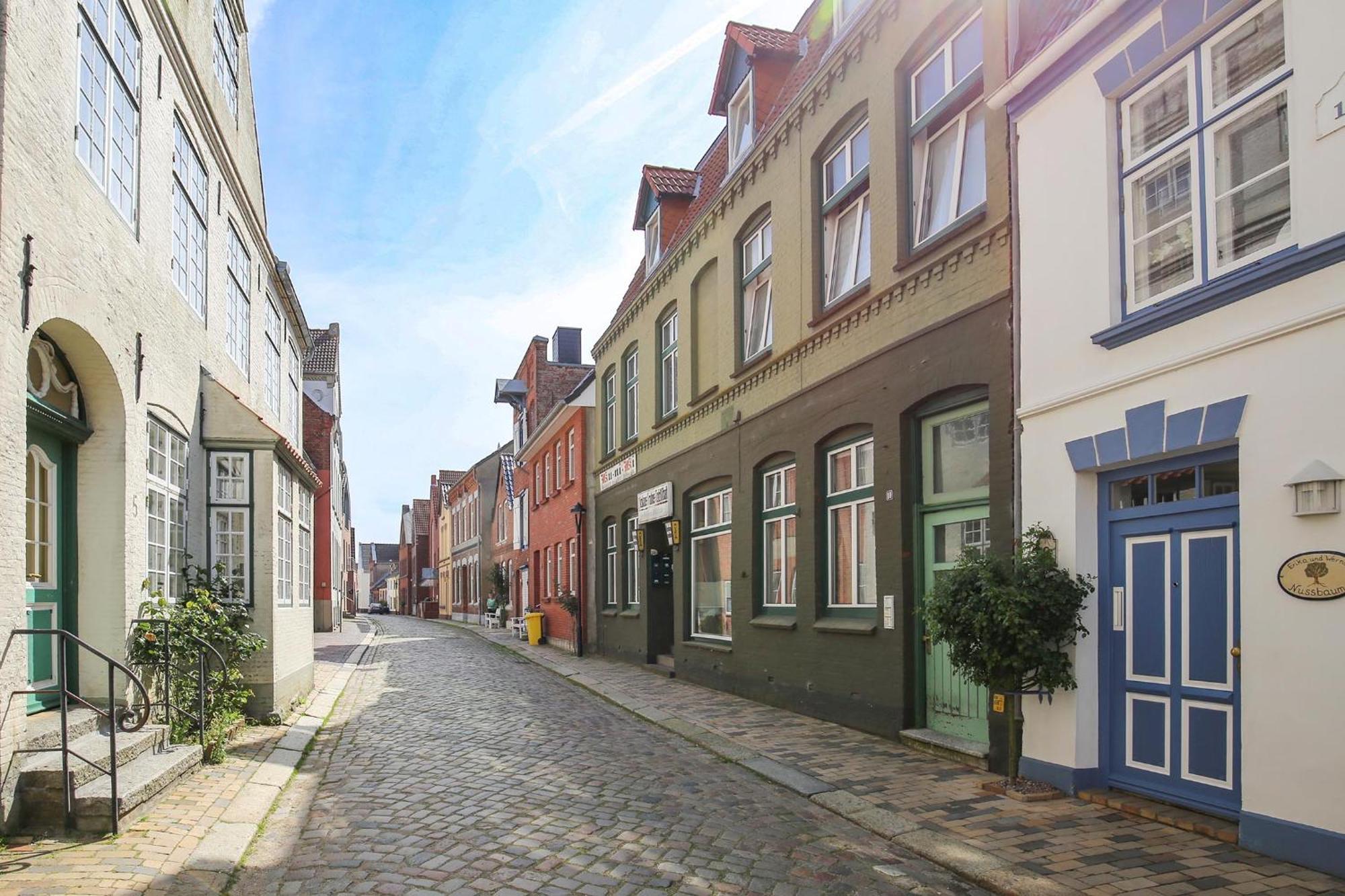 Altes Kontorhaus Kajuete Lägenhet Husum  Exteriör bild